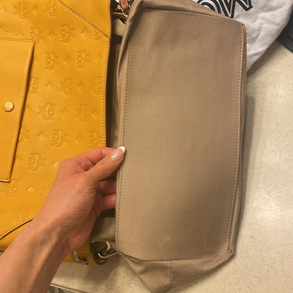 MCM Hobo Bag, Golden Mango - Picture 15 of 16